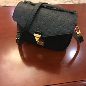 Louis Vuitton Pochette Metis Black Empreinte